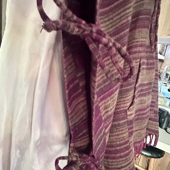 Striped Hooded Poncho - Picture 4 of 8